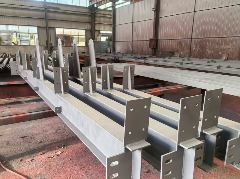 Teräsrakenteen katosasennusprojekti onnistuneesti valmistunut