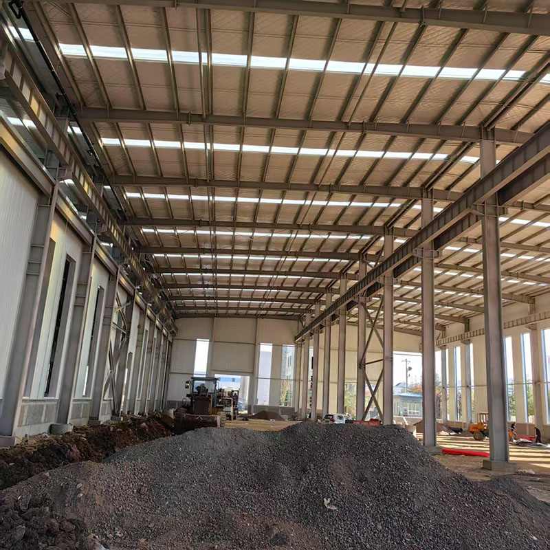 Mikä on teräsrakenteinen autokatos ja miksi se on parempi kuin perinteiset autokatokset